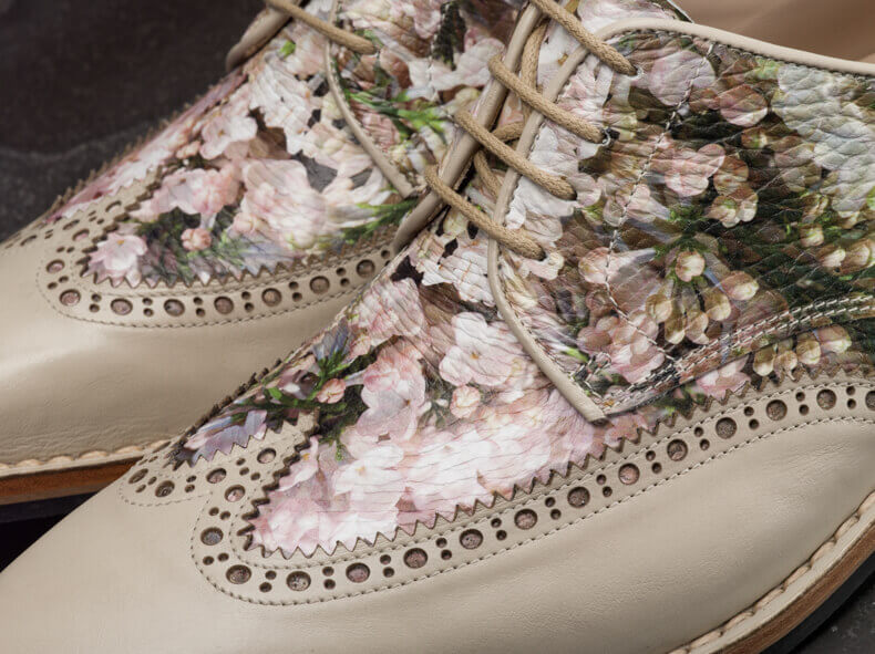Detail foto van de Maiden Blush print schoenen.