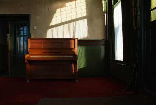 07 fotografie urbex jikke hotel piano cafe sneek documentaire 3379 525x352
