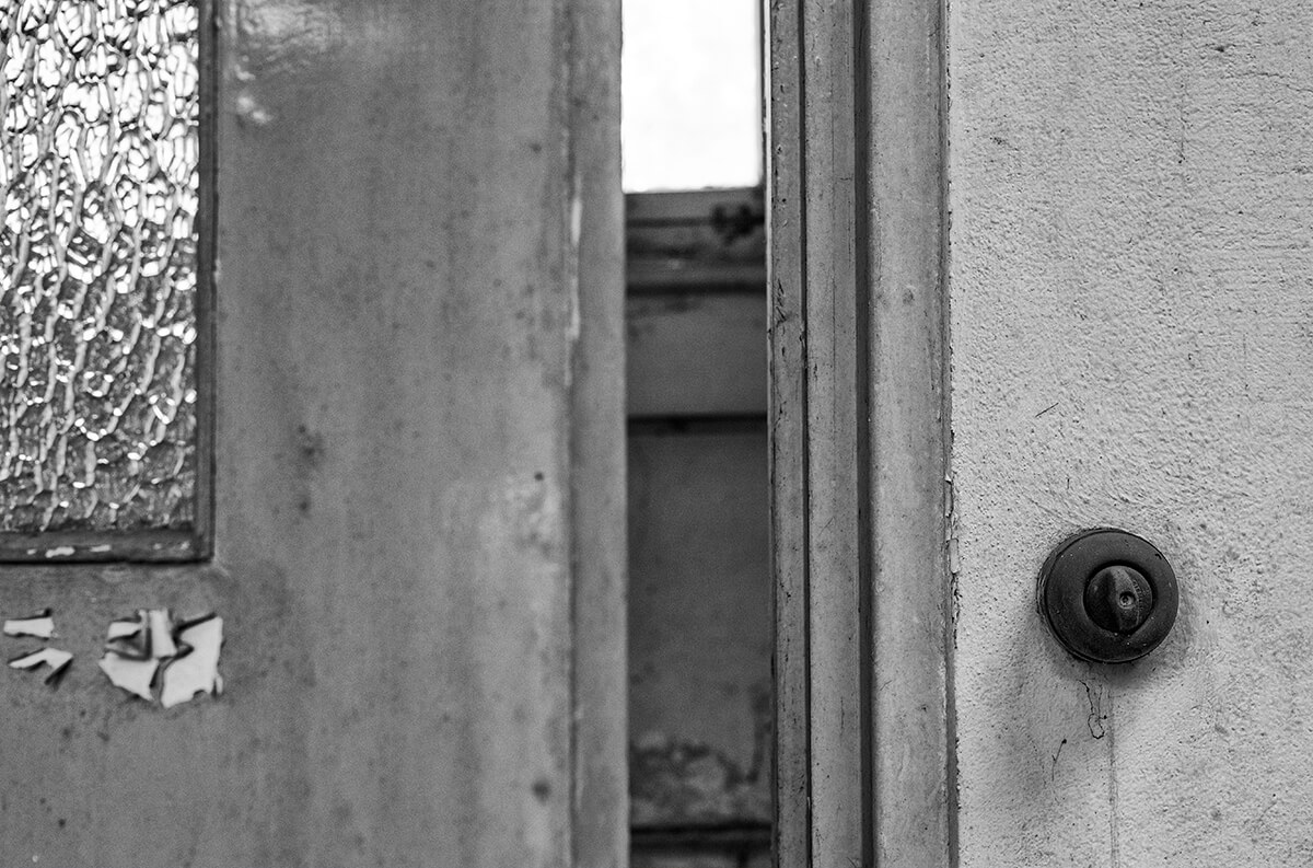 deur-schakelaar-zwart-wit-fotografie1307